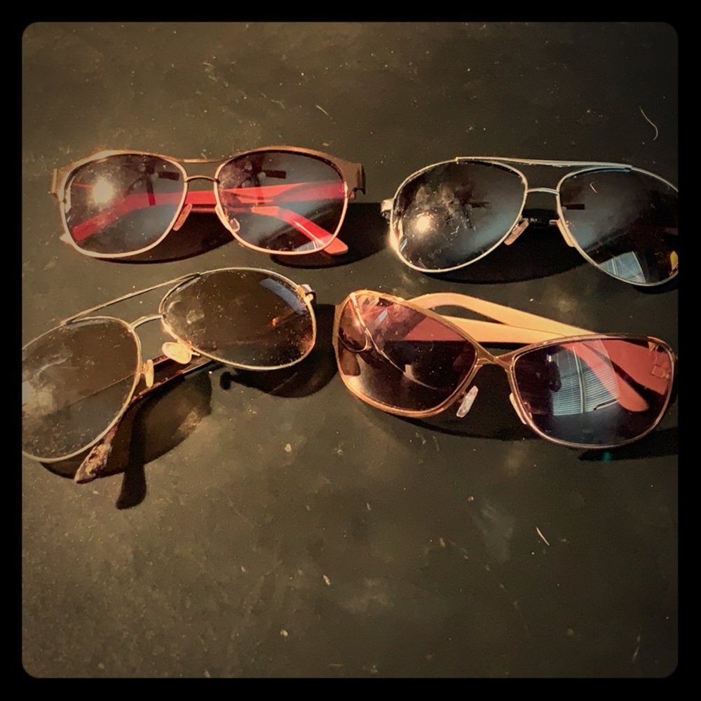 4 pairs of sunglasses